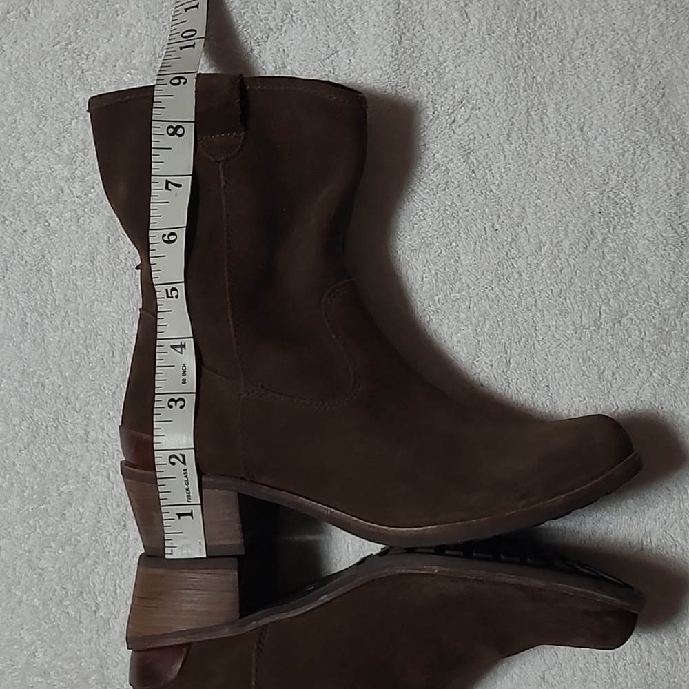 UGG Briar Suede Zip Up Ankle Boots Size 6 Women's - Picture 8 of 10